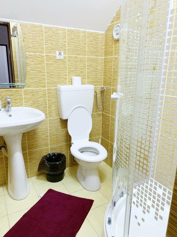 Hotel Restaurant Enigma Plopeni Eksteriør billede